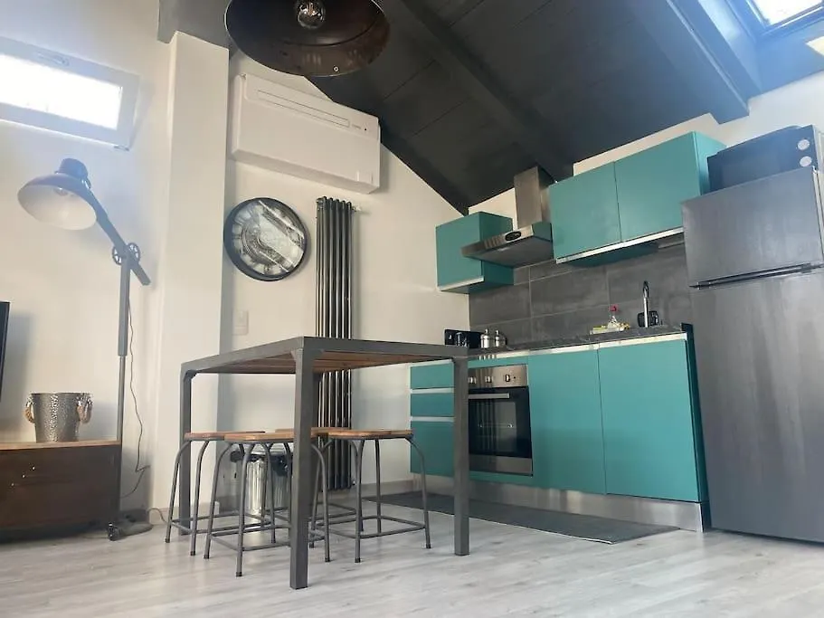 Industrial Cozy Loft Apartment Milan